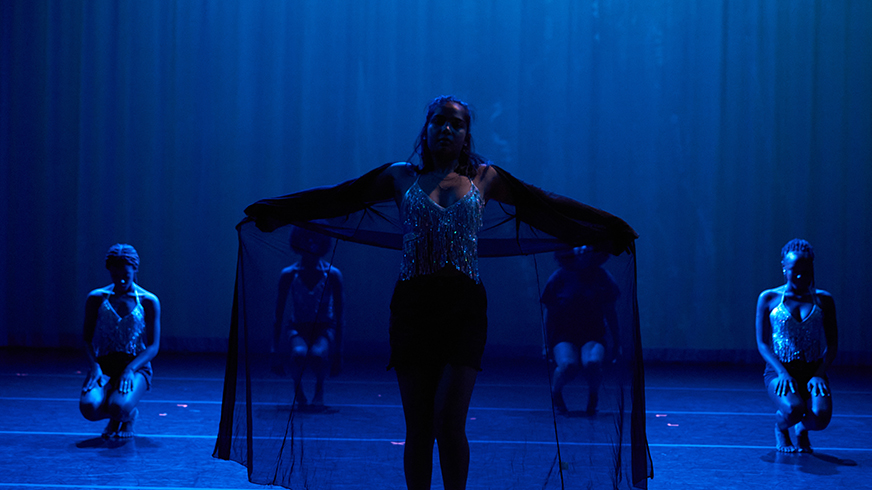 Middlebury dancers practice.