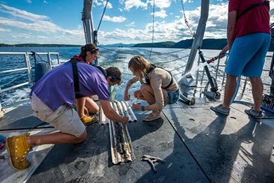 R/V David Folger