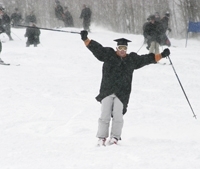 FEB07skidownSkierHorizWEB.jpg