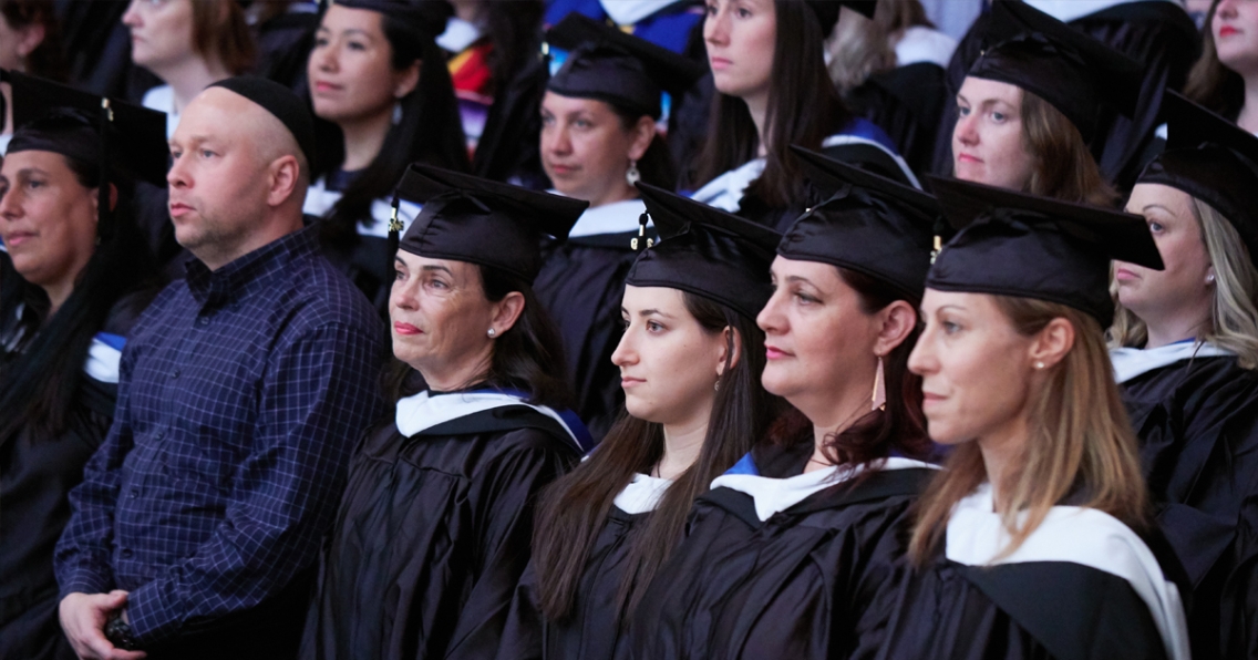 LS_Grad_19_group_watching.jpg