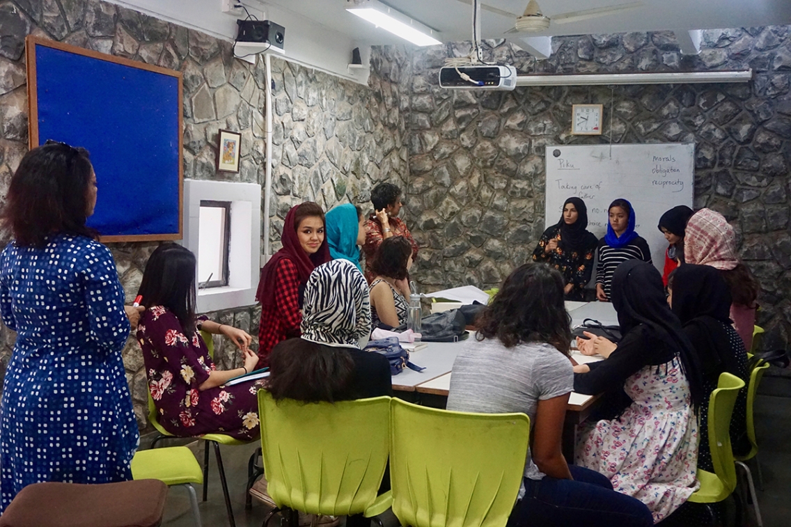 BOLD scholars as TAs work with SOLA students in the classroom with Baishakhi Taylor and Sujata Moorti.
