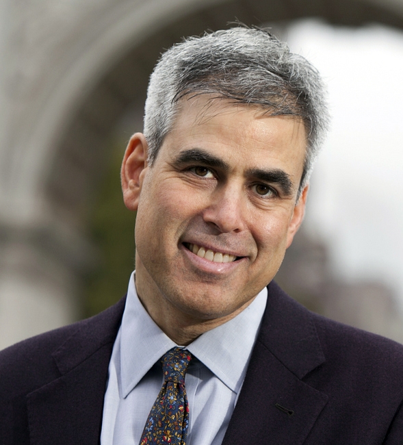 haidt.in-washington-square-park.2013.400k.by-Mathieu-Asselin.jpg