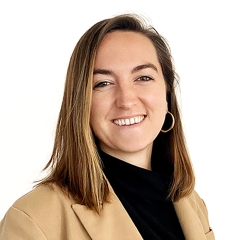 Headshot photo of alum Hannah Blair, who received a Schwarzman Scholarship.