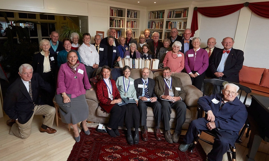 Citizens+award+big+group.jpg