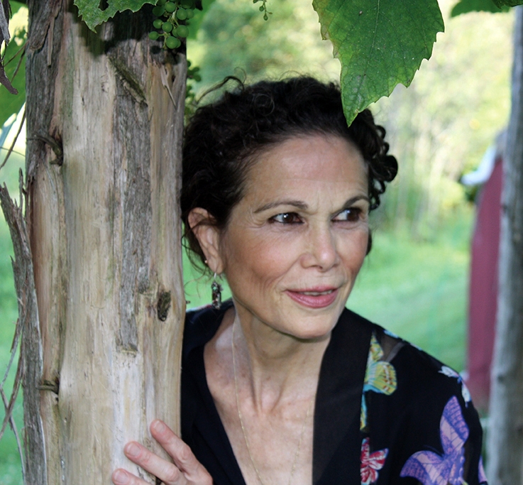 alvarez_julia_cred_bill_eichner_sq