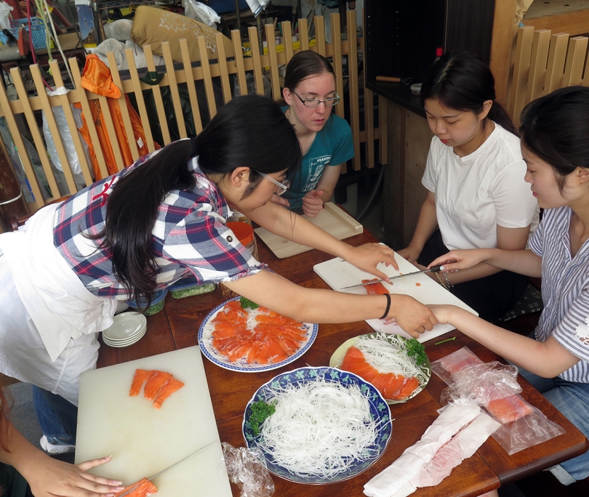 japan_svc_learning_salmon.jpg