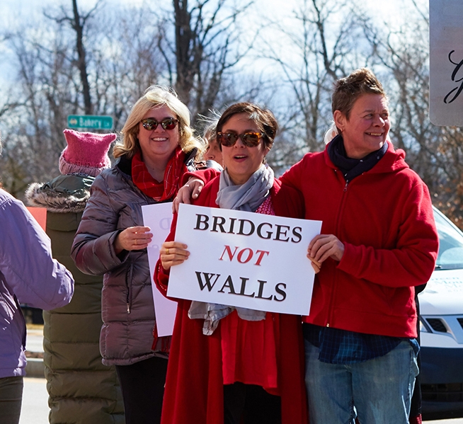 womens_rally_bridge_news.jpg