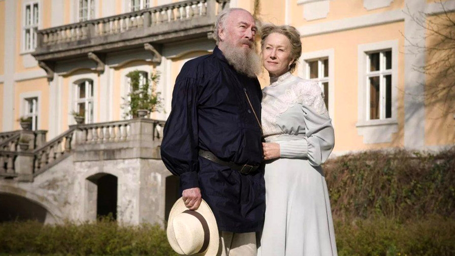 Plummer and Mirren in The Last Station