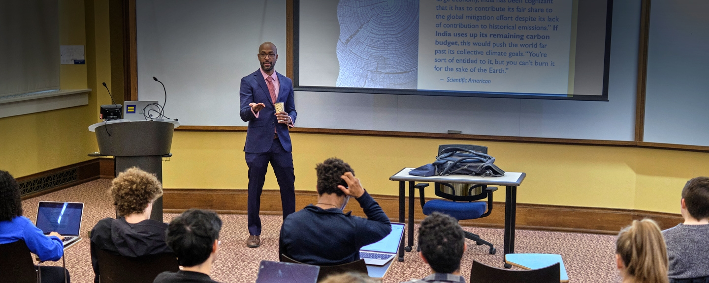 Professor Kemi Fuentes-George lectures in his International Politics Class in the Axinn Center on the Middlebury College campus
