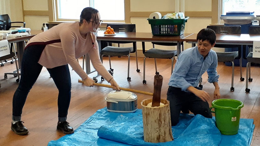 Two students make Japanese art