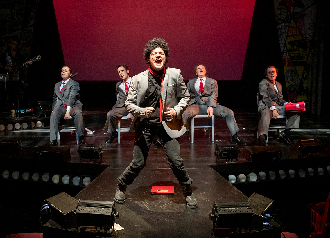 Group performs American Idiot