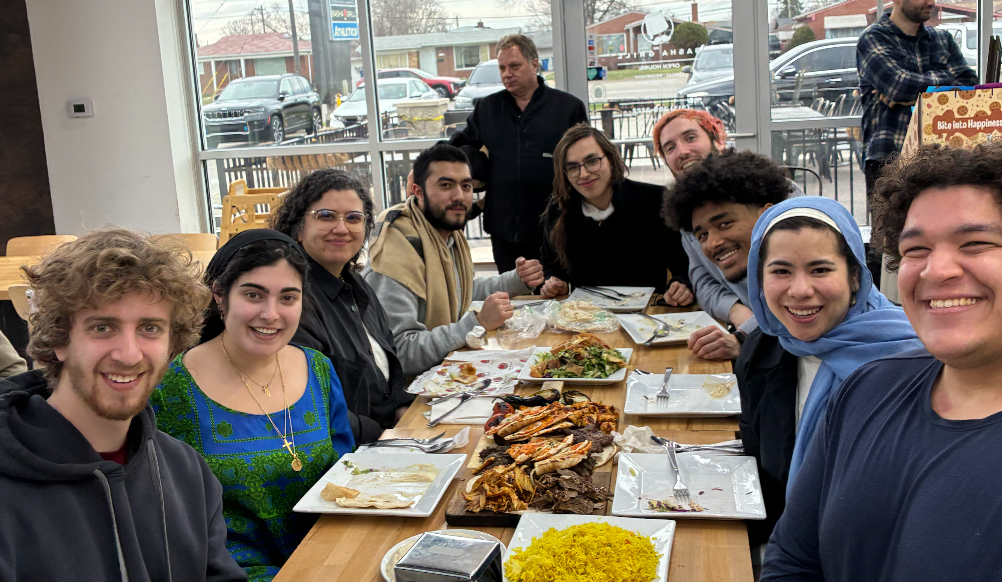 Arabic majors enjoy a meal in Dearborn