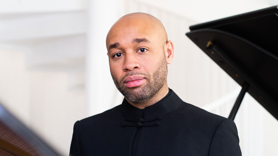 Pianist Aaron Diehl