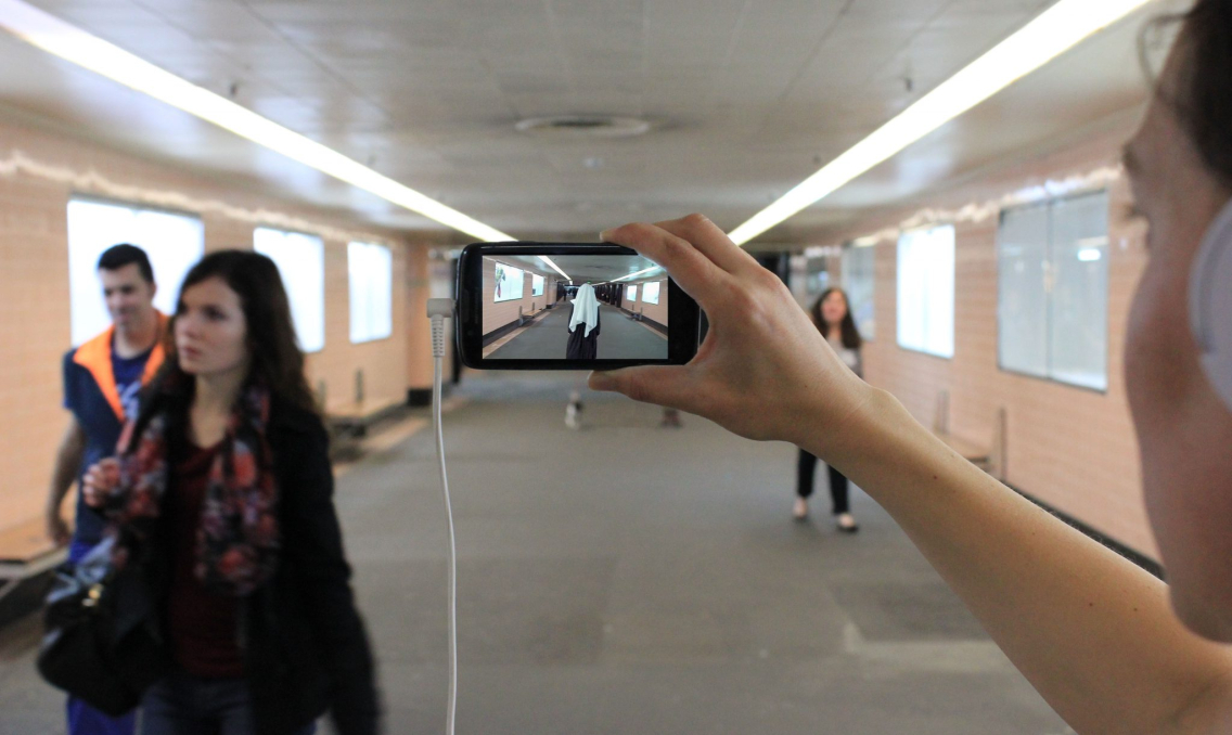 picture in a picture 