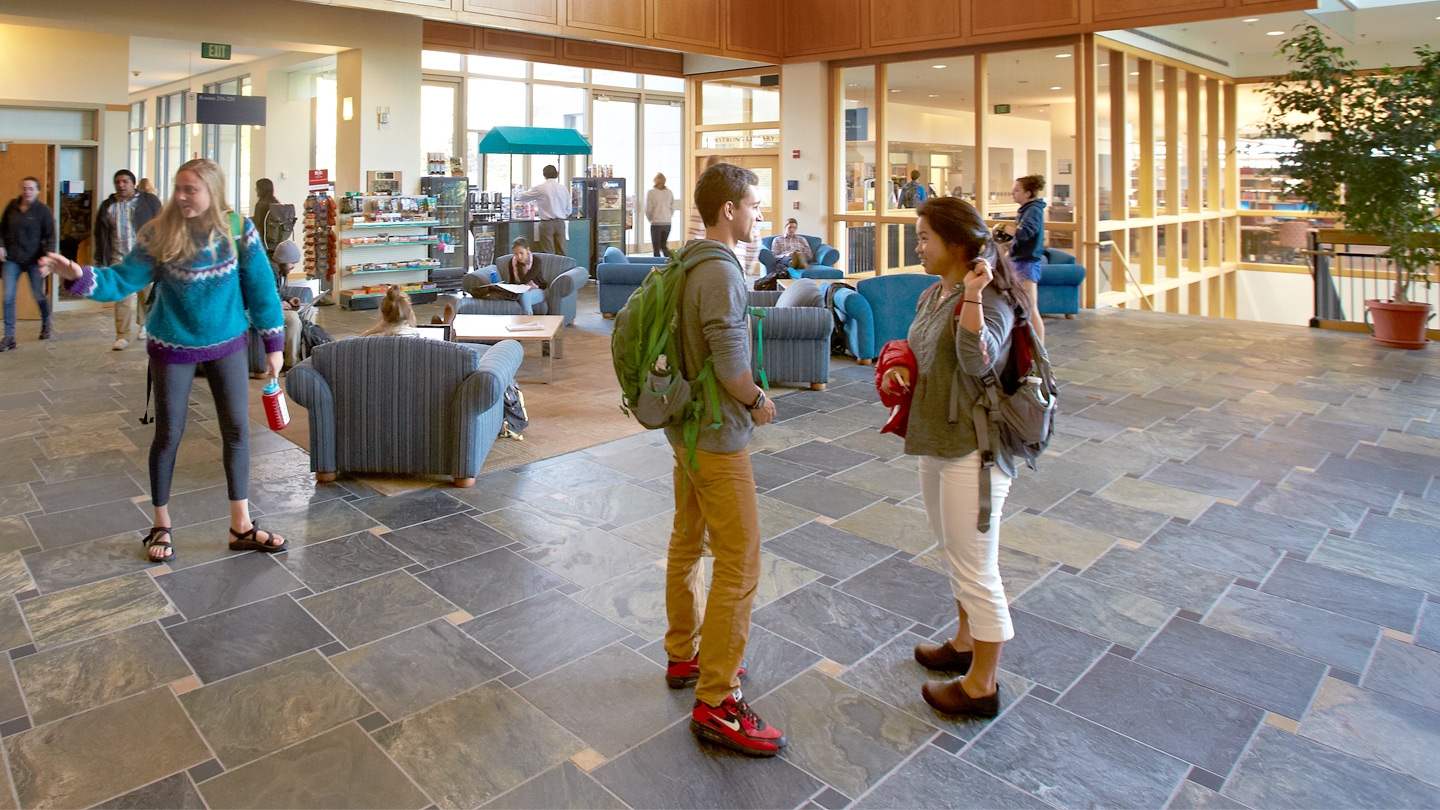 Students walking between classes in Bi Hall.