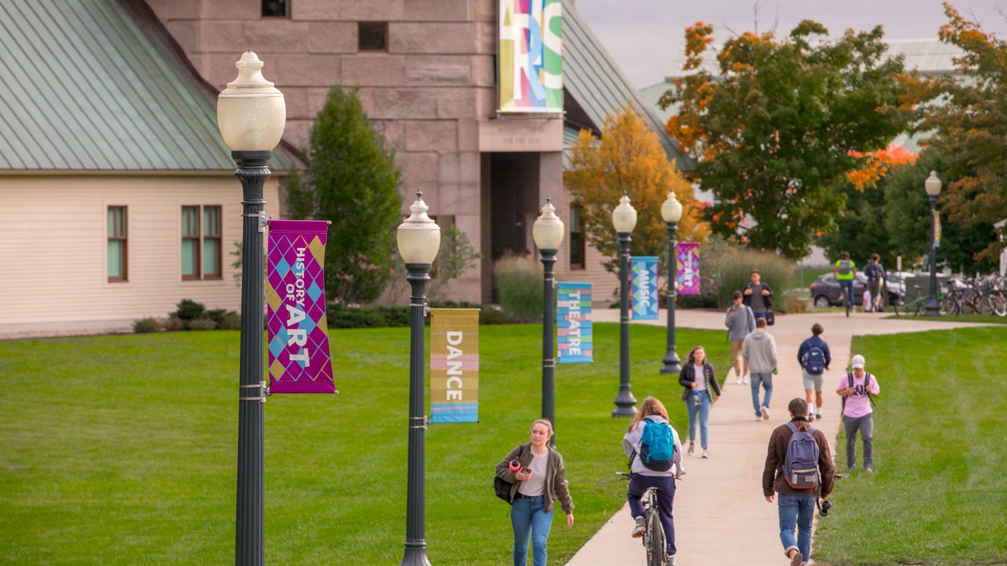 Students walking to and from the MAC.