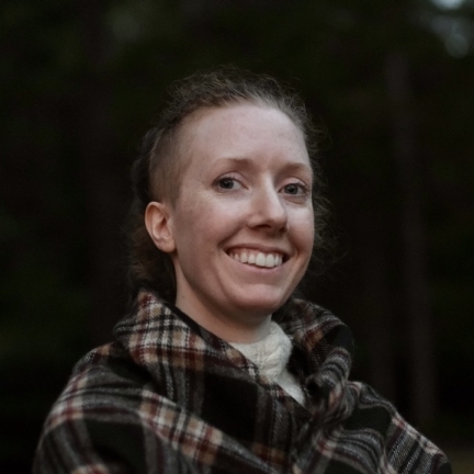 Caitlin Harder headshot 