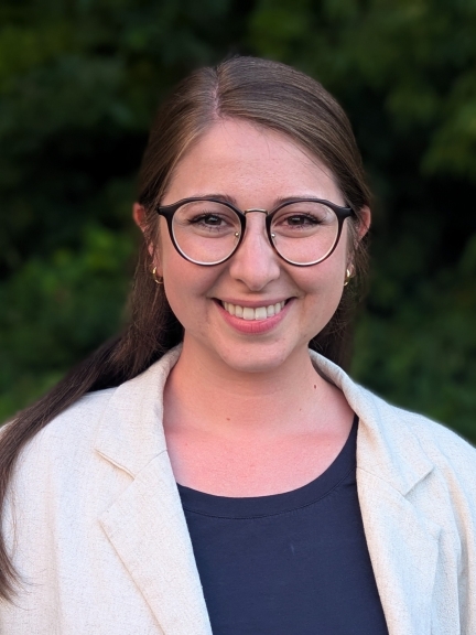 Headshot of Kira Rahn