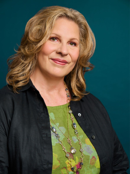 Head shot of Callie Kimball