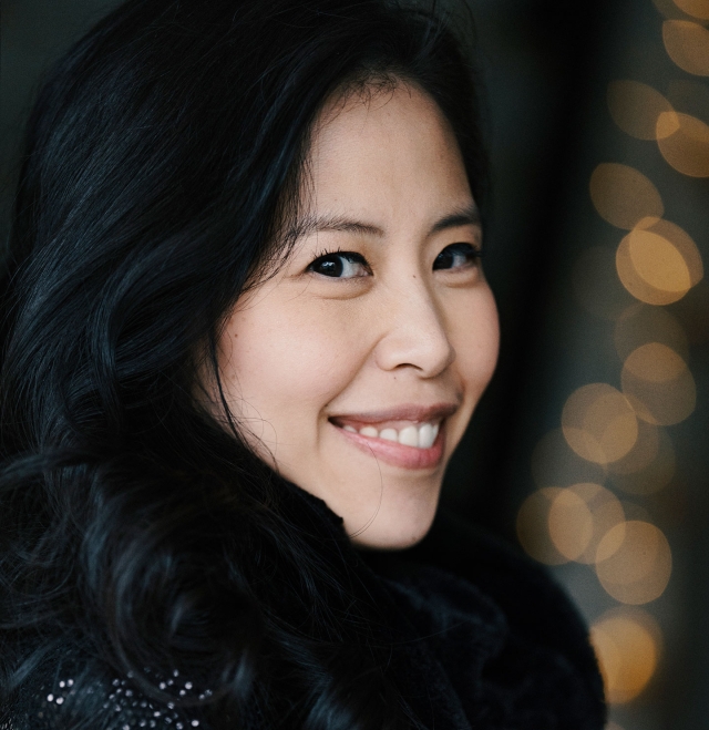 Photo of pianist Gloria Chien