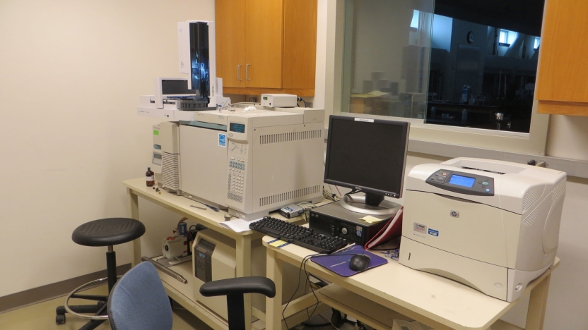 Agilent GC/Mass Spectrometer with Auto Sampler