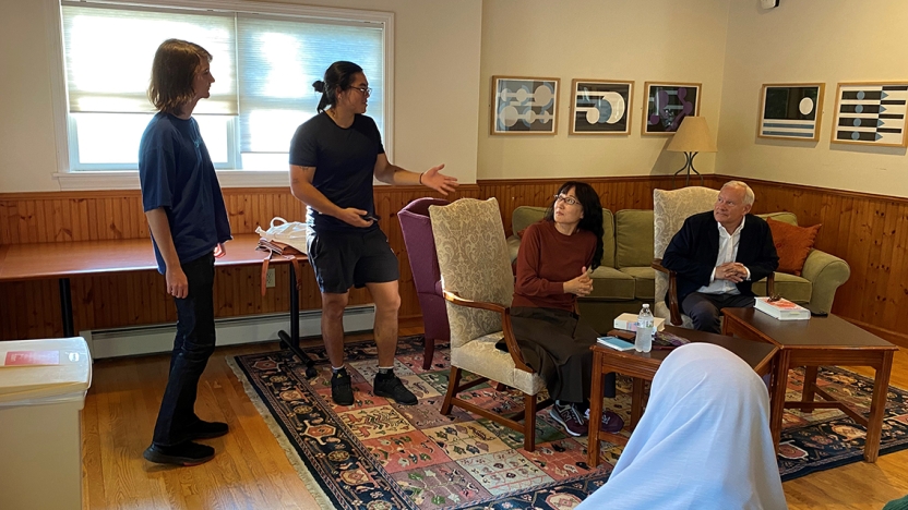 Yu Miri with Japanese Studies students