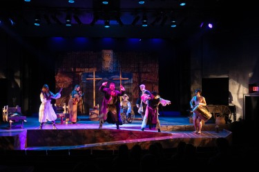 the cast of the journey of the saint
