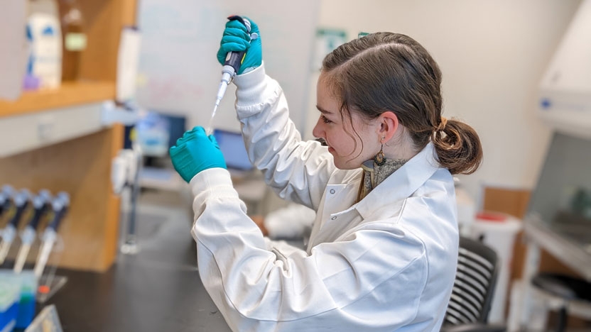 A student working in the Dovey lab.