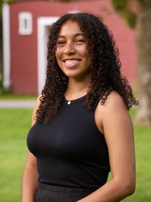 Profile of Luna Simone-Gonzalez '24.5