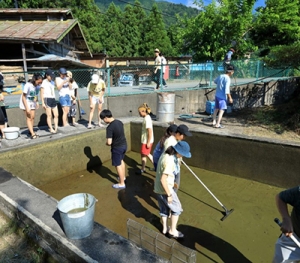 Students participating in the Japan Summer Service Program.