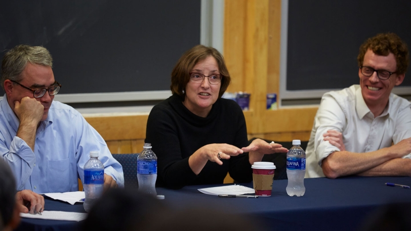 Elizabeth Knup ’82 makes a point during the panel discussion.