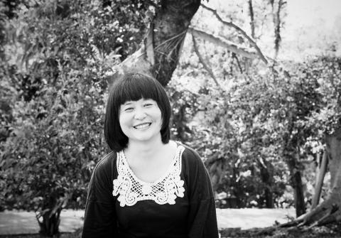 Photograph of poet and filmmaker Ye Mimi taken by RoHsuan Chen.