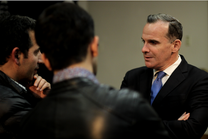 Brett McGurk interacting with audience