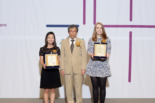 Jennifer An with the Translation Award Jennifer An with the Translation Award