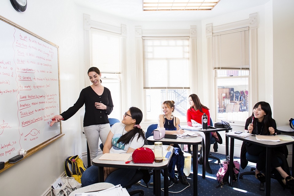 TESOL student teaching English to ESL students