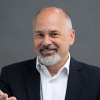 Peter Fippinger Headshot