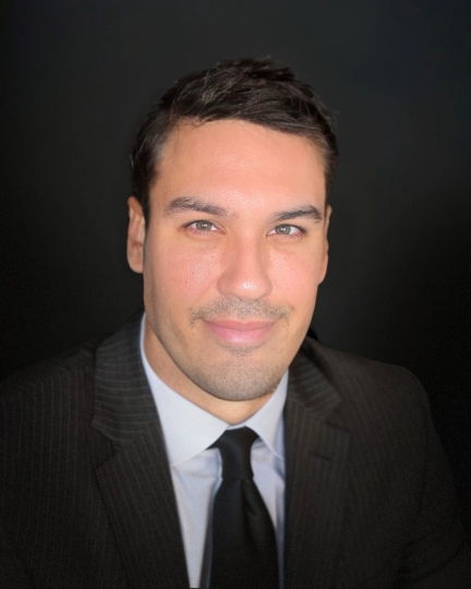 Julio Barragan Headshot