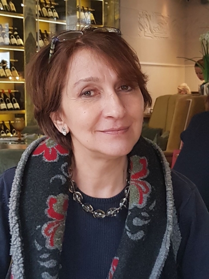 Svetlana Titkova Headshot