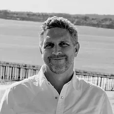 Robert Mazurek black and white headshot