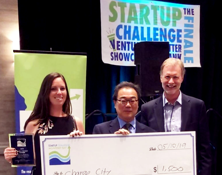 Erin Lannon accepting first prize in Startup Challenge 2019
