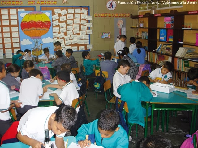 The Escuela Nueva pedagogy being used in a classroom