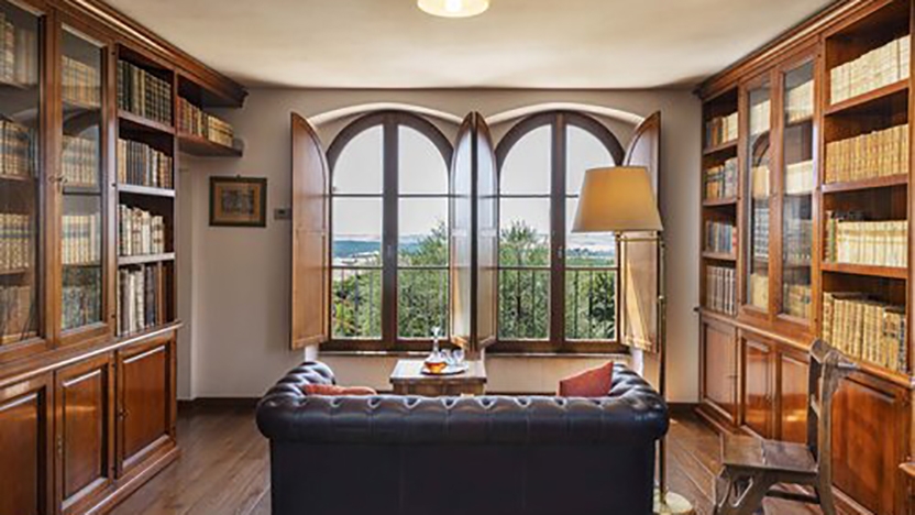 The sittig room at the Villa