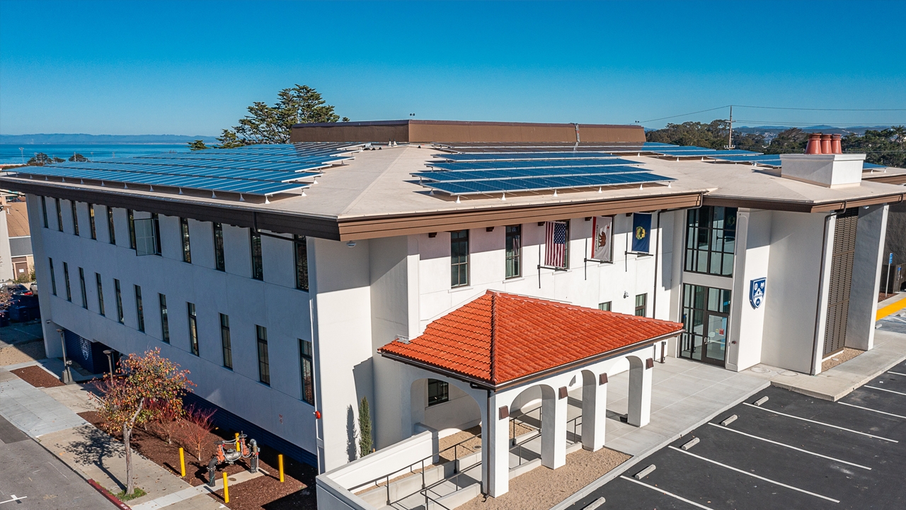 787 Munras Avenue in Monterey is home to the Middlebury Institute’s student residence. Munras can house up to 85 Institute students in single, double, and triple rooms.
