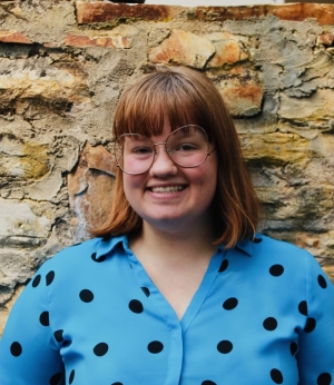 headshot of libby flatoff