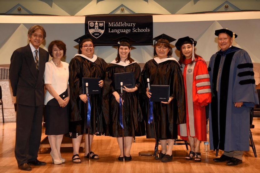 3 students from the School of Japanese on graduation day.