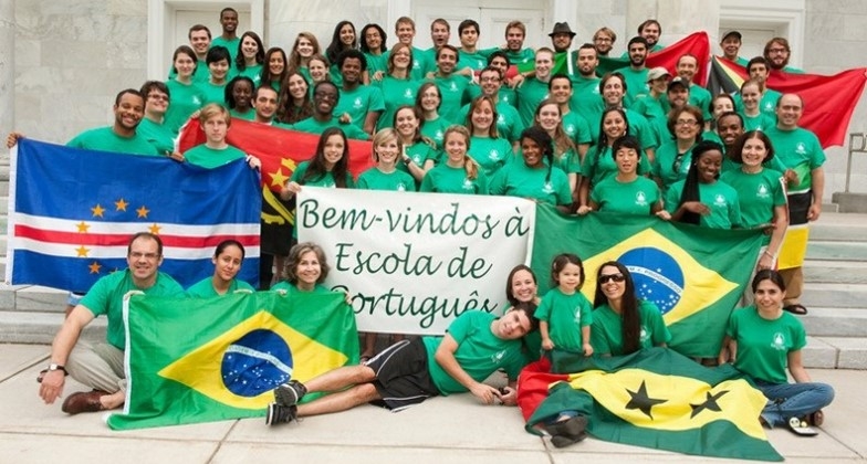 Learn Portuguese with a big group of Portuguese students!