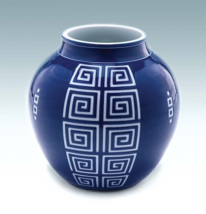 deco_japan_gyobu_kiyoshi_vase_with_thunder_pattern.jpg Gyobu Kiyoshi, Vase with Thunder Pattern Design