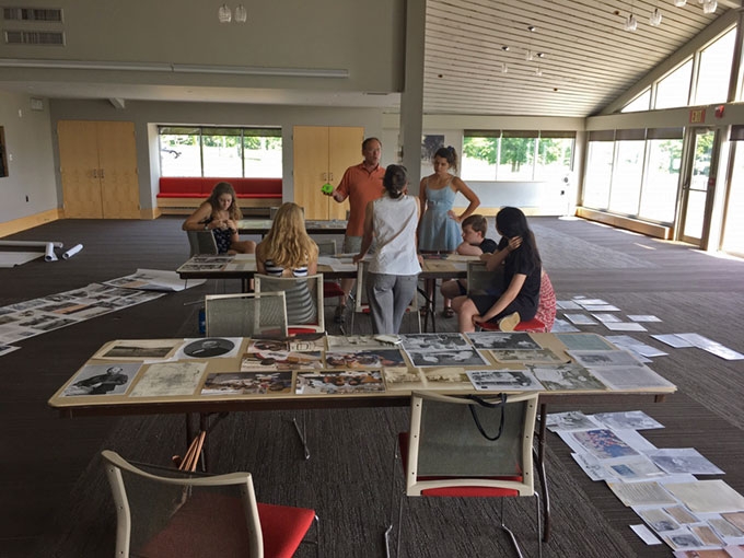 museumworks_2018_006.jpg 2018 MuseumWorks interns prepare their exhibition