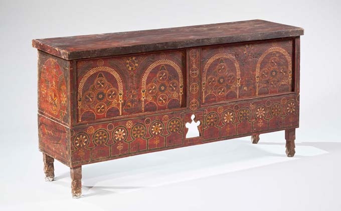 wondrous_worlds_sondouq_bridal_chest.jpg Sondouq Bridal Chest with Architectural and Floral Motifs