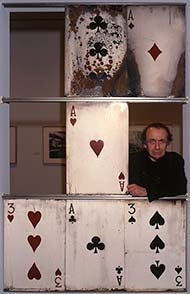 vito_acconci_looking_through_way_station_thumb.jpg
